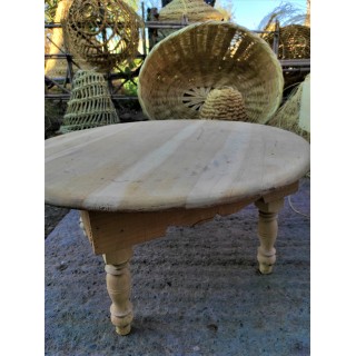 table en bois brut faite main