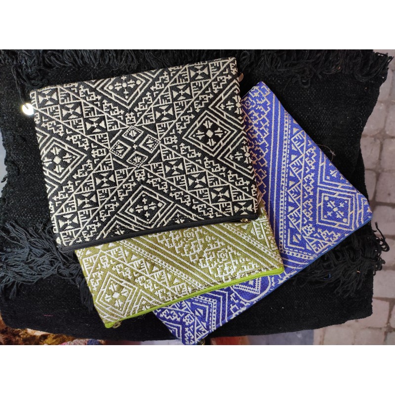 pochette zippée en tissus d'ameublement marocain